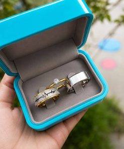 Alianças de Namoro 8mm Banhado a Ouro – Feminina Diamantada com Batimentos e Coração Vazado