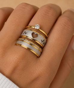 Alianças de Namoro Banhado a Ouro 18K – Modelo Mikelly com Coração e Batimentos Cardíacos