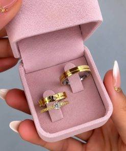 Alianças de Casamento 4mm, Friso Lateral, Zircônia, Anel Cravejado Incluso