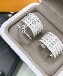 Aliança de Namoro Grossa em Prata 950 10mm Modelo Viviane com 5 Frisos Diamantados - Foto 03