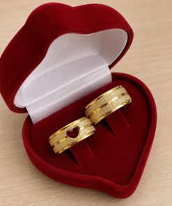 Alianças de Casamento 8mm Banhado a Ouro 18K – Diamantado com Coração Vazado