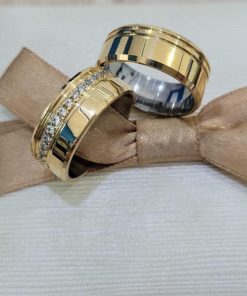 Alianças de Casamento 8mm | Chanfrado | Feminina com 15 Pedras de Zircônia | Anatômico com 2 Frisos Laterais (Meia Volta)
