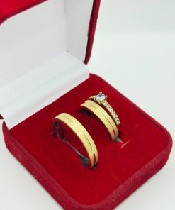 Alianças de Casamento 4mm | Modelo Diamantado com 1 Friso Central | Anatômico | Moeda Antiga Banhada a Ouro 18K | Anel Solitário Cravejado Incluso