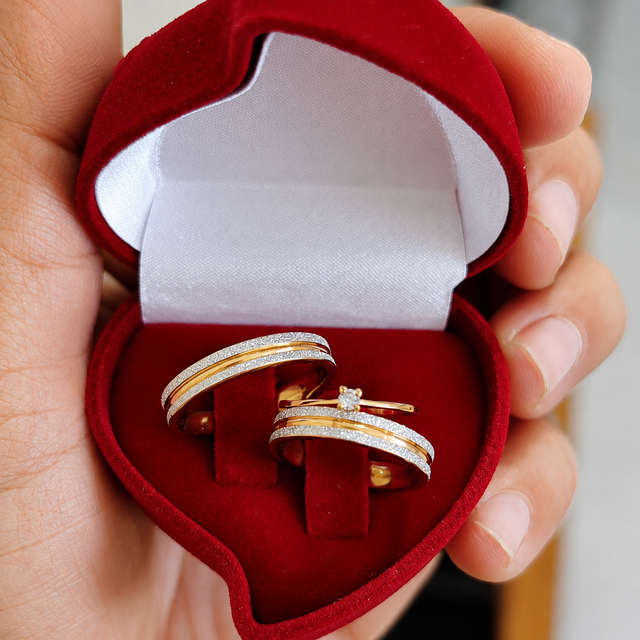 Alianças de Namoro 4mm Diamantado com Filete Banhado a Ouro 18K