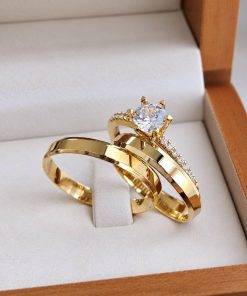 Alianças de Casamento 3mm Modelo Trabalhado Chanfrado, com Anel Solitário Cravejado Incluso