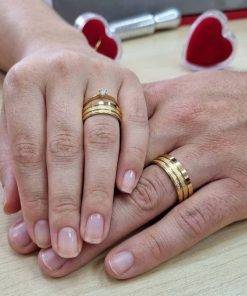 Alianças de Casamento 8mm Banhado a Ouro 18K com 2 Frisos Diamantados