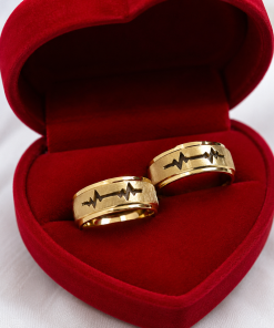 Alianças de Casamento 8mm Banhado a Ouro 18K – Fosco com Batimentos Cardíacos