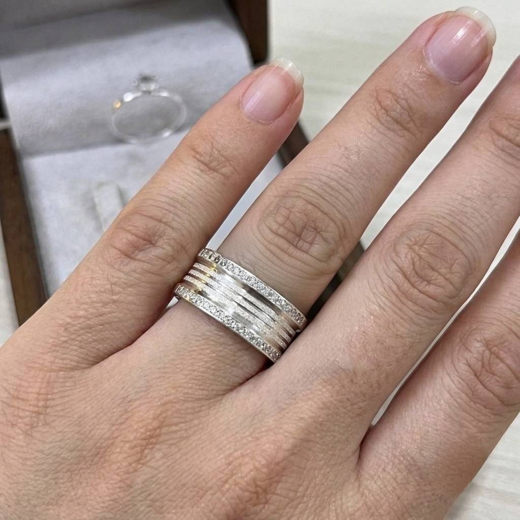 Alianças de Namoro em Prata 950 9mm com 3 Frisos Finos Diamantados, Semi Anatômicas