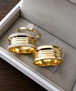 Alianças de Casamento 10mm Modelo Sovereign, com 30 Zircônias em 2 Fileiras, em Ouro 18k