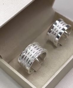 Alianças de Namoro em Prata 950 10mm | Estilo Bulgari | Grossas com 3 Frisos Diamantados | Anatômicas | Feminina com 30 Pedras de Zircônia Branca | Design Sofisticado