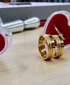 Alianças de Casamento 8mm Banhado a Ouro 18K com 2 Frisos Diamantados