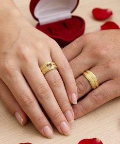 Alianças de Casamento 8mm Banhado a Ouro 18K – Diamantado com Coração Vazado