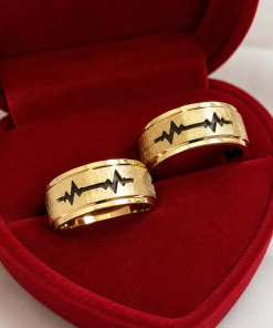 Alianças de Casamento 8mm Banhado a Ouro 18K – Fosco com Batimentos Cardíacos