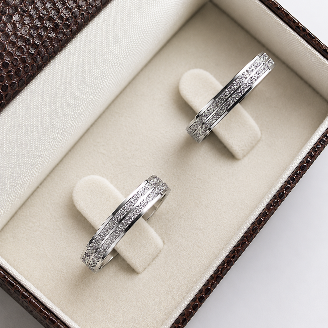 Alianças Finas de Compromisso 4mm Diamantado Azul em Aço Cirúrgico