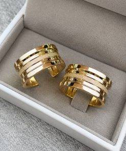 Alianças de Casamento 10mm em Moeda Antiga com Friso Central Diamantado, Semi Anatômicas, em Ouro 18k