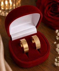 Par De Alianças Aço Cirúrgico Banhado A Ouro 18k - 8mm - Diamantado Masculino Liso.
