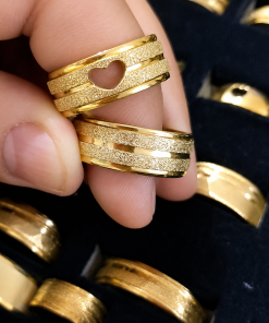 Alianças de Casamento 8mm Banhado a Ouro 18K – Diamantado com Coração Vazado