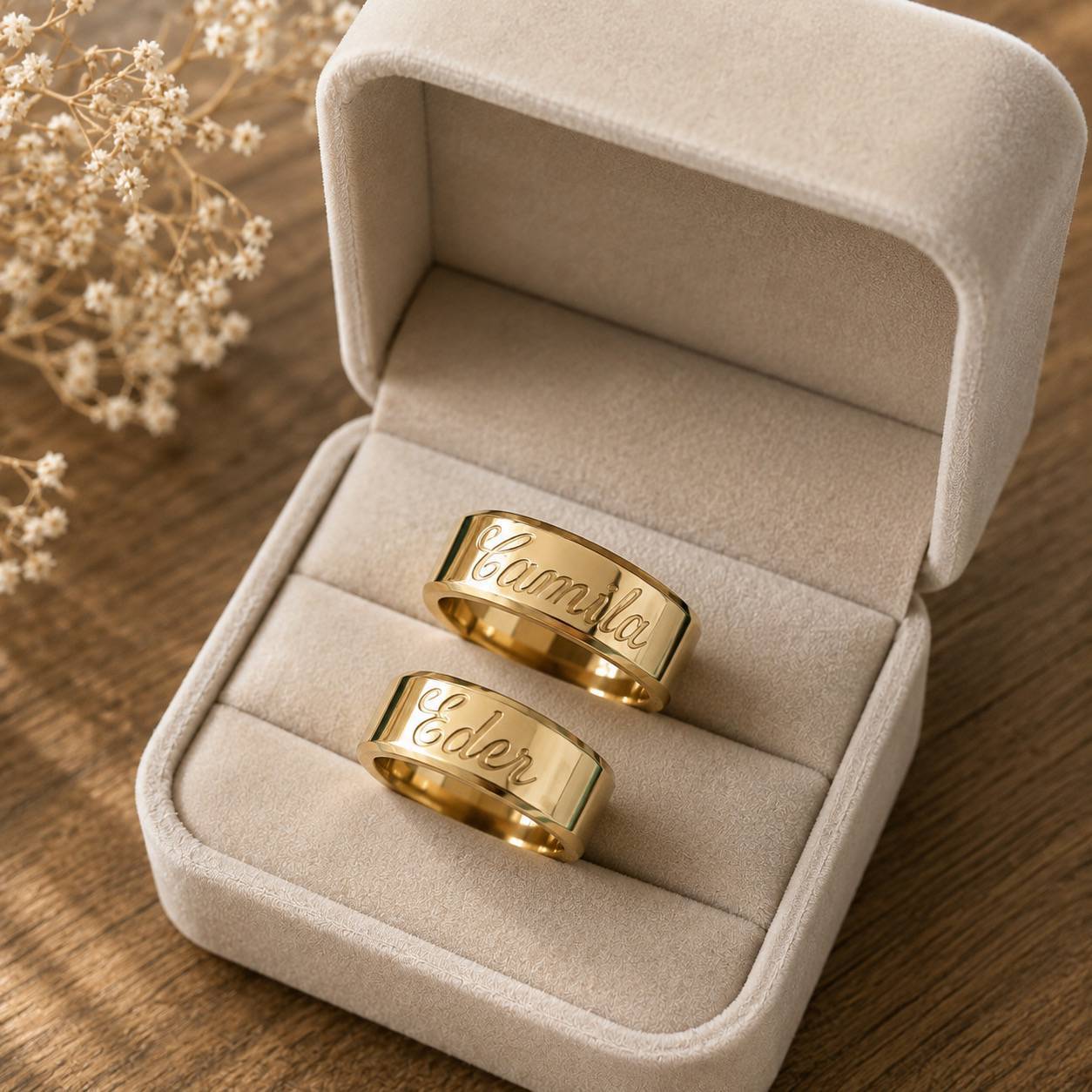 Alianças de Casamento 8mm, Chanfrado, Nomes Externos, Moeda Antiga, Banhada a Ouro 18K