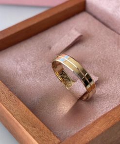 Unidade Aliança Masculina em Moeda Antiga Banhada a Ouro 18K | 4mm | Modelo Chanfrado com Friso Central | Reto Semi Anatômico