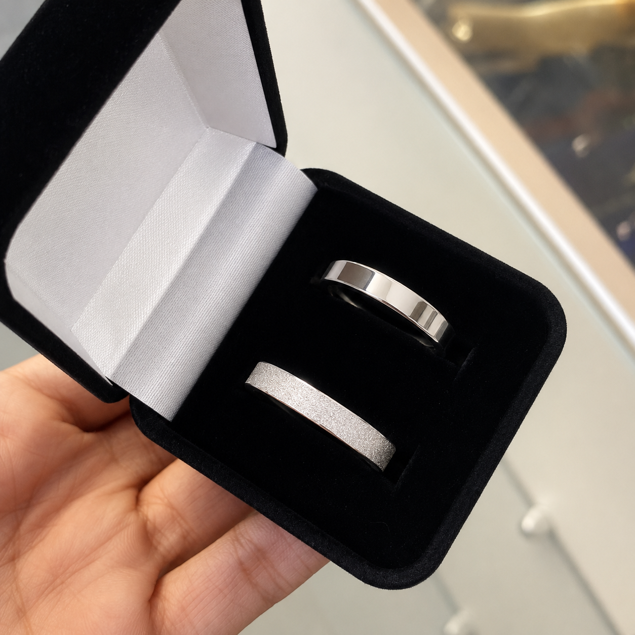 Alianças de namoro 4mm diamantado, Modelo Mily, em aço cirúrgico