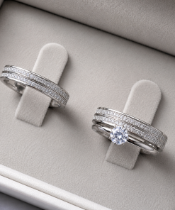 Alianças de Compromisso em Aço Cirúrgico | Par de Alianças Prata 4mm | Finas Diamantadas com Dois Frisos e Lateral Baixa