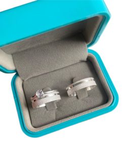 Alianças de Namoro em Prata 950 6mm | Modelo Anny | Diamantado com 1 Friso Largo Lateral | Semi Anatômico