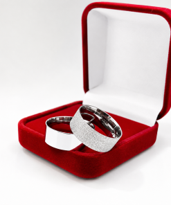 Alianças de Namoro 8mm Diamantado – Feminina Diamantada, Masculina Lisa Polida