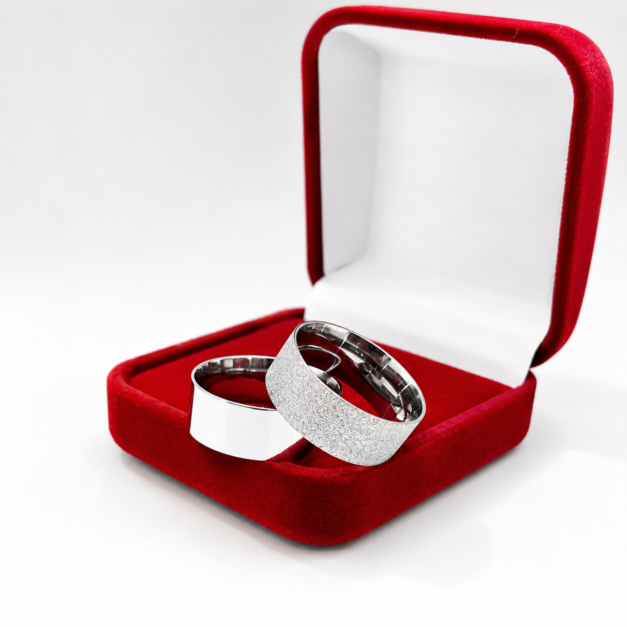 Alianças de Namoro 8mm Diamantado – Feminina Diamantada, Masculina Lisa Polida