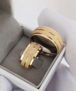 Alianças de Casamento em Moeda Antiga Banhada a Ouro 18K – 8mm Reta Anatômica com 2 Frisos