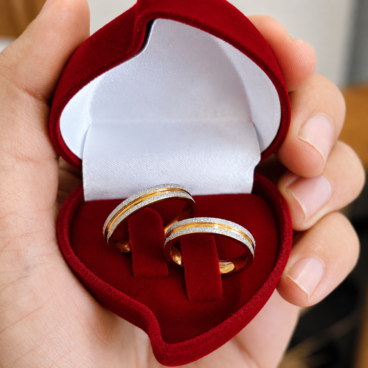 Alianças de Namoro 4mm Diamantado com Filete Banhado a Ouro 18K