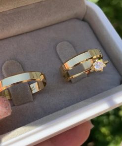 Aliança de Ouro 18K | Modelo Chanfrado Semi-Anatômico | 4g o Par | Casamento e Noivado | Anel Solitário Semijoia Incluso
