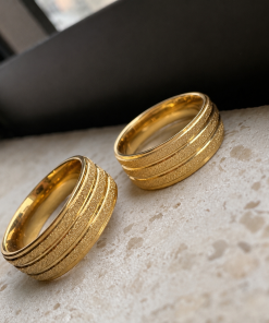 Alianças de Namoro 8mm Banhado a Ouro 18K – Diamantado com 3 Frisos