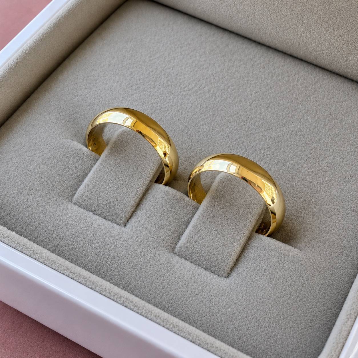 Alianças de Casamento 5mm, Modelo Maju, Moeda Antiga, Banhada a Ouro 18K