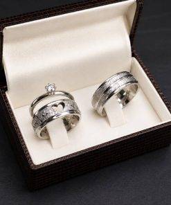 Alianças de Namoro 8mm Clássicas Diamantadas com Coração Vazado