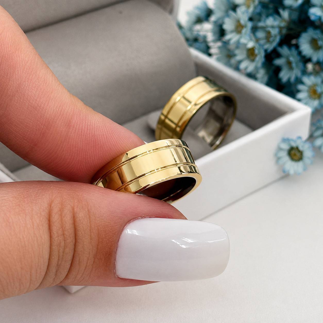 Alianças de Casamento 8mm, Moeda Antiga, Modelo Kiara 02, Anel Opcional