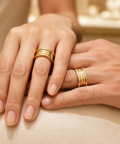 Alianças de Casamento 10mm Polidas com 2 Frisos Laterais, Anatômicas, Banhadas a Ouro 18k
