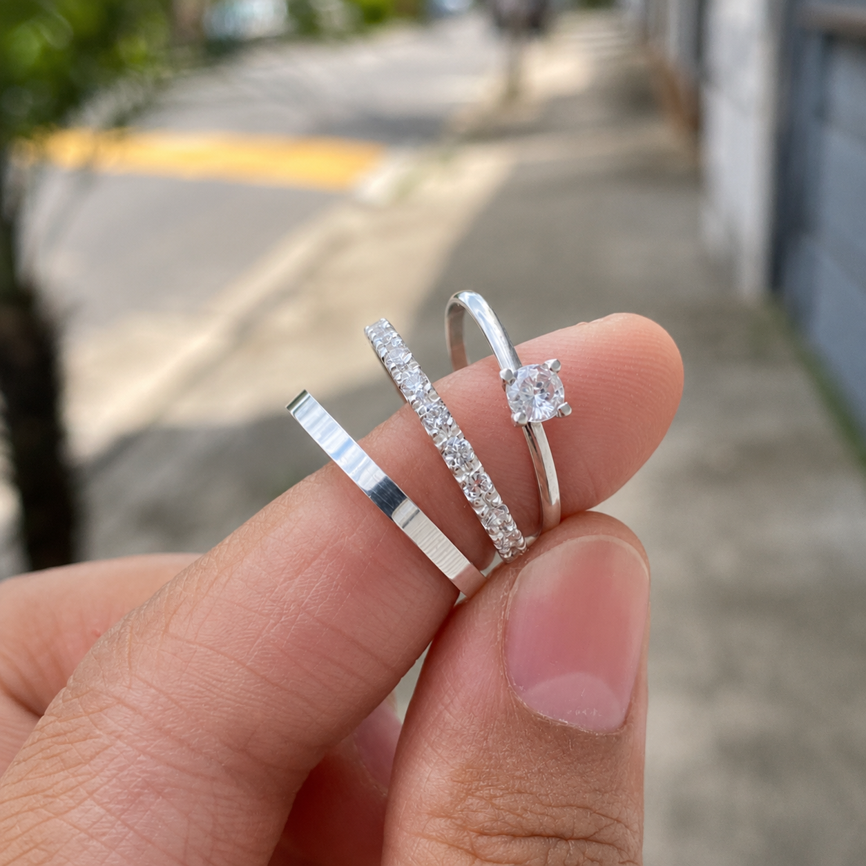Alianças de namoro 2,5mm em prata 950, Modelo Vivian, cravejada com zircônia, com anel solitário incluso