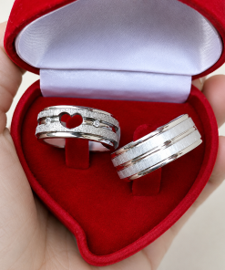 Alianças de Namoro 8mm – Feminina Diamantada, Masculina Fosca