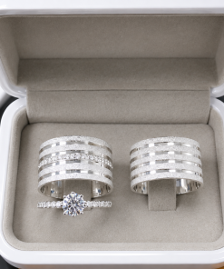 Aliança de Namoro Grossa em Prata 950 10mm Modelo Viviane com 5 Frisos Diamantados - Foto 02