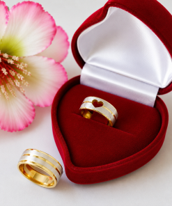 Alianças de Casamento 8mm Banhado a Ouro 18K – Fosco Bicolor com Detalhes em Prata