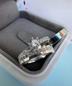Alianças de Namoro em Prata 950 4mm | Modelo Akira 02 | Anatômica | Feminina com 15 Pedras de Zircônia Laterais (Meia Volta)