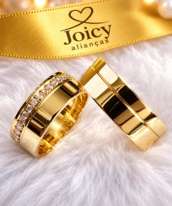 Par de alianças de ouro 18K Elegance, feminina com zircônias e masculina polida com friso lateral