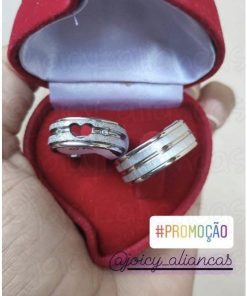 Par De Alianças Prata Em Aço Cirúrgico 8mm Feminino Diamantado Masculino Fosco