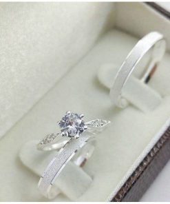 Alianças de Namoro em Prata 950 | Modelo Melissa | 3mm Diamantado com Friso Central e Lateral Baixa | Reta Semi Anatômica